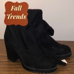 ⚡️FLASH SALE⚡️ DAYLARAY Over-the-knee black boots